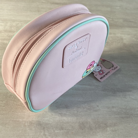 NWT Hello Kitty x Pusheen Loungefly FYE Exclusive Makeup Bags Set - Picture 6 of 6